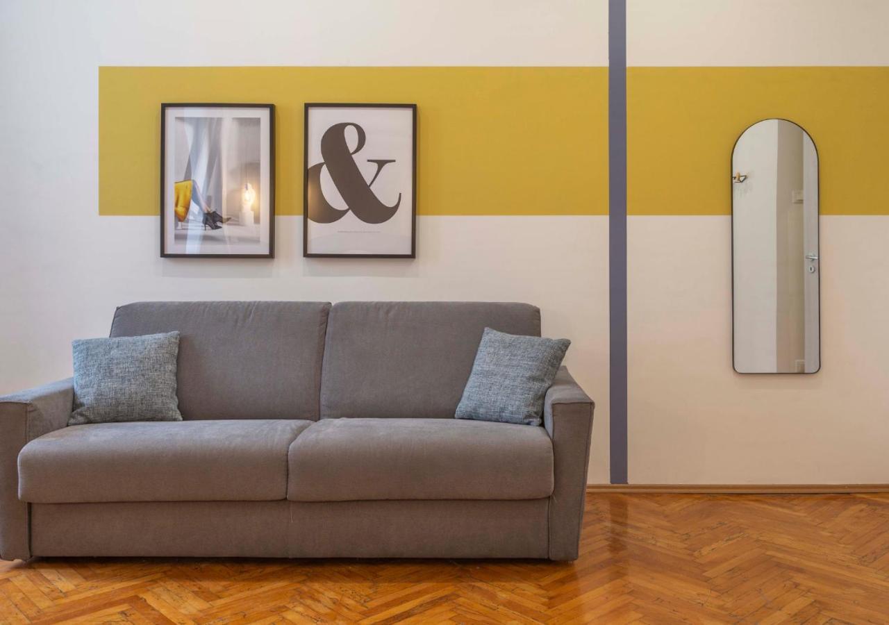Elegante Appartamento Vicino Alla Stazione - Grey Trieste Luaran gambar